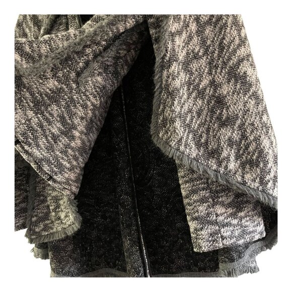 Lagence Size XS Draped Knit Poncho Sweater Fringe Edges Gray Black Cape - Picture 6 of 10